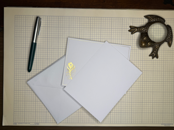 Vintage Golden Peacock Feather Note Cards in White